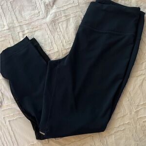 Women’s size medium navy blue workout/ yoga leggings 90 degree